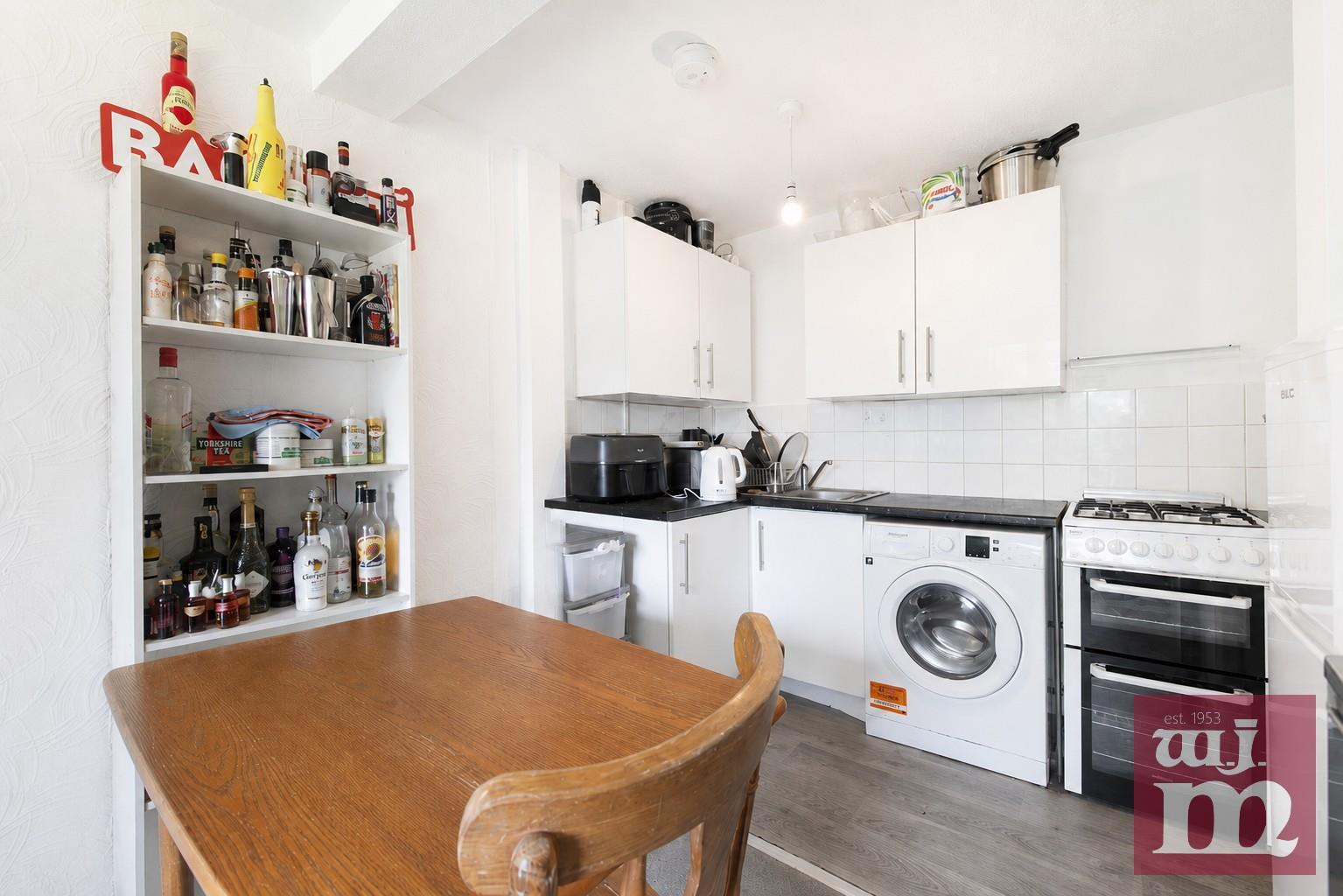 3 bed property in Portia Way, Mile End